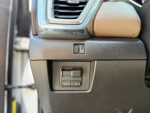 Used 2024 GMC Canyon Denali AWD/4WD image 24