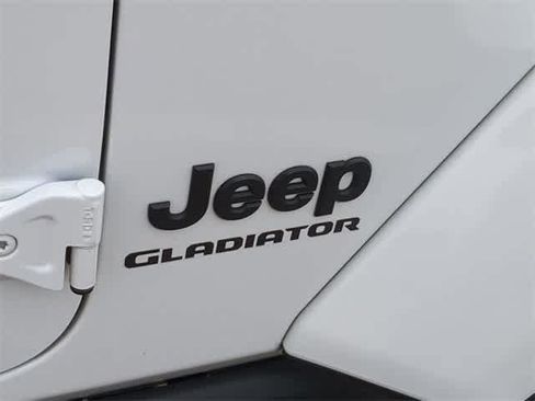 Certified 2021 Jeep Gladiator Sport AWD/4WD image 12