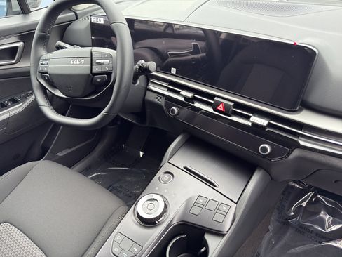 New 2026 Kia Sportage S image 18