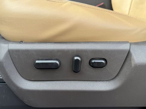 Used 2016 Ford F250 Lariat w/ Lariat Ultimate Package AWD/4WD image 18