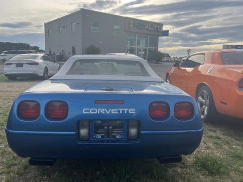 Used 1992 Chevrolet Corvette Convertible RWD image 12