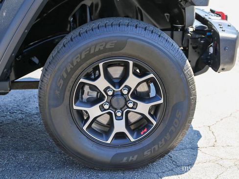 Used 2018 Jeep Wrangler Unlimited Rubicon w/ Steel Bumper Group AWD/4WD image 11