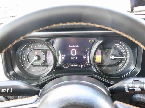 Used 2024 Jeep Wrangler Unlimited AWD/4WD image 29