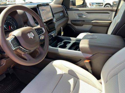 New 2026 RAM 1500 Laramie AWD/4WD image 15