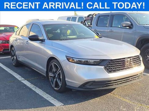 Used 2025 Honda Accord Sport image 1