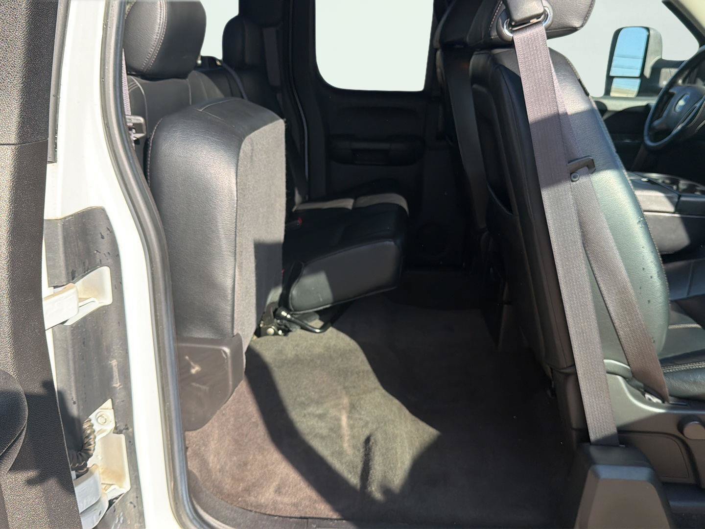 Used 2011 Chevrolet Silverado 2500 LT AWD/4WD image 19