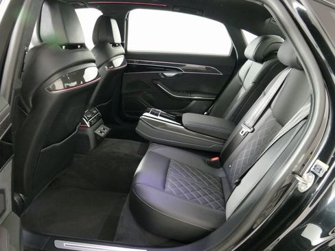 Used 2022 Audi S8 image 31