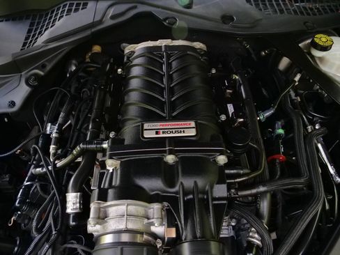 Used 2019 Ford Mustang GT Premium w/ GT Performance Package RWD image 31