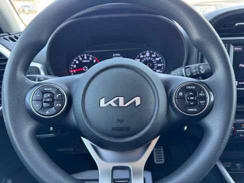 Used 2022 Kia Soul LX FWD image 17