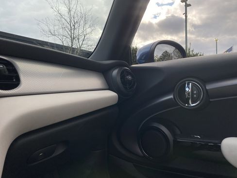 Used 2022 MINI Cooper Convertible image 18