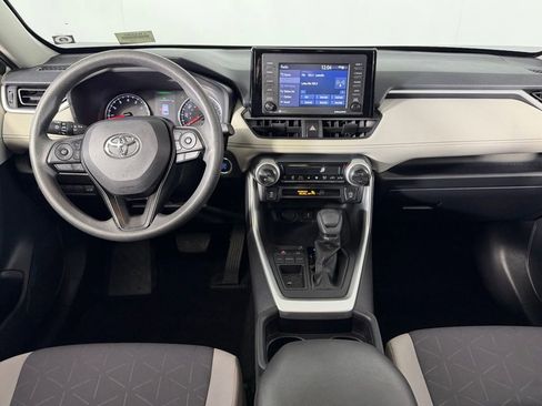 Used 2020 Toyota RAV4 XLE w/ Convenience Package image 12