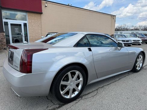 Used 2004 Cadillac XLR image 11
