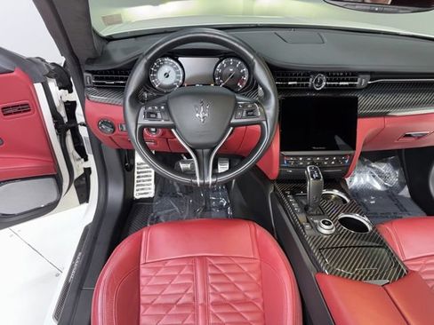Used 2022 Maserati Quattroporte Trofeo RWD image 18