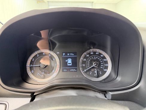 Used 2022 Hyundai Venue SE w/ Cargo Package FWD image 34