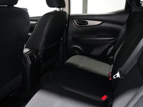 Used 2021 Nissan Rogue Sport S image 13