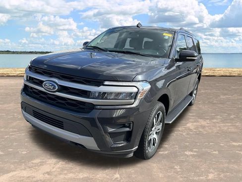 Used 2022 Ford Expedition XLT AWD/4WD image 4