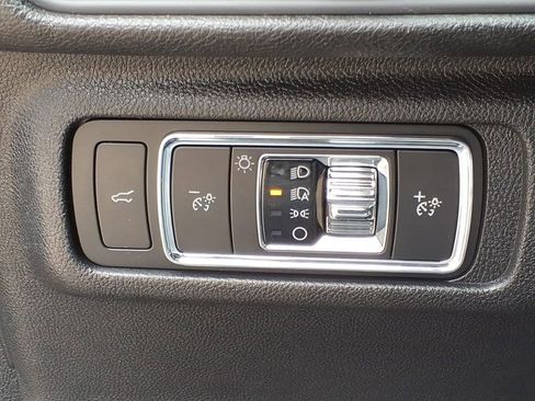 Used 2021 Lincoln Corsair AWD w/ Premium Package image 22
