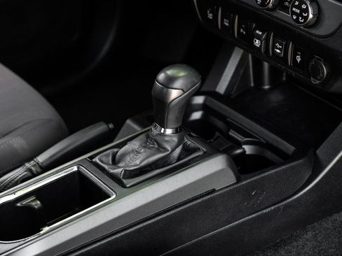 Used 2019 Toyota Tacoma TRD Sport w/ Technology Package image 31