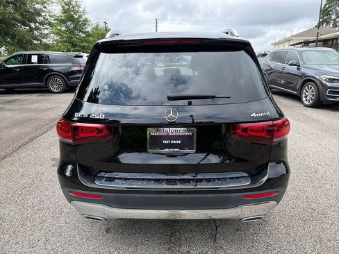 Used 2021 Mercedes-Benz GLB 250 4MATIC w/ Premium Package image 6