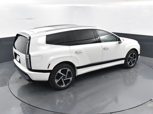 New 2026 Hyundai Ioniq 9 Calligraphy image 29