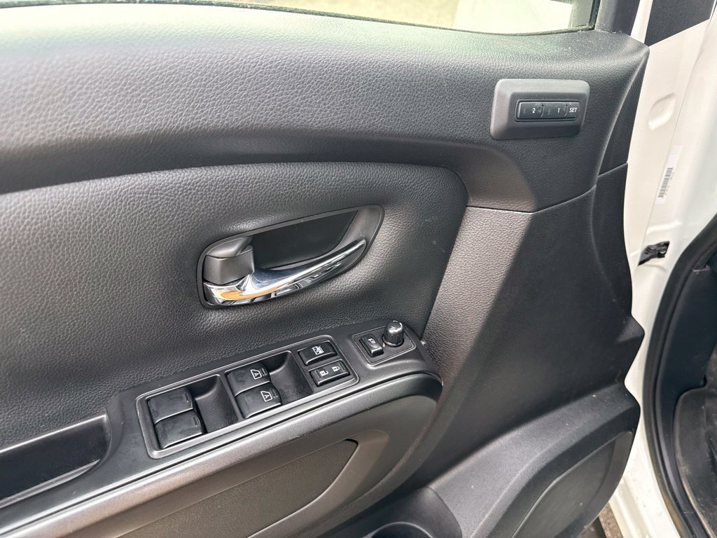 Used 2021 Nissan Titan PRO-4X AWD/4WD image 17