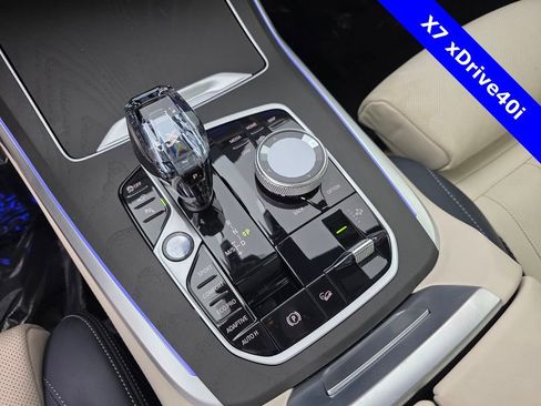 Used 2022 BMW X7 xDrive40i w/ M Sport Package image 25