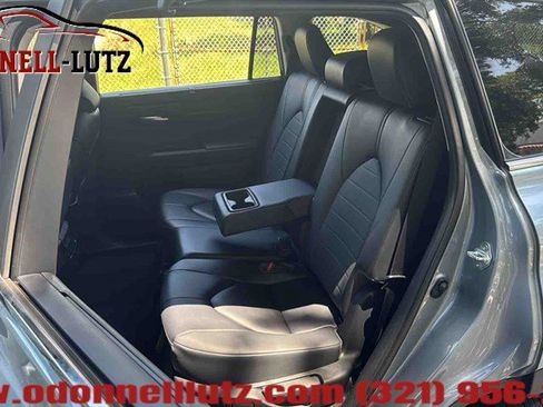 Used 2023 Toyota Highlander XLE FWD image 11