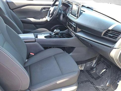 Used 2024 Nissan Rogue S FWD image 25