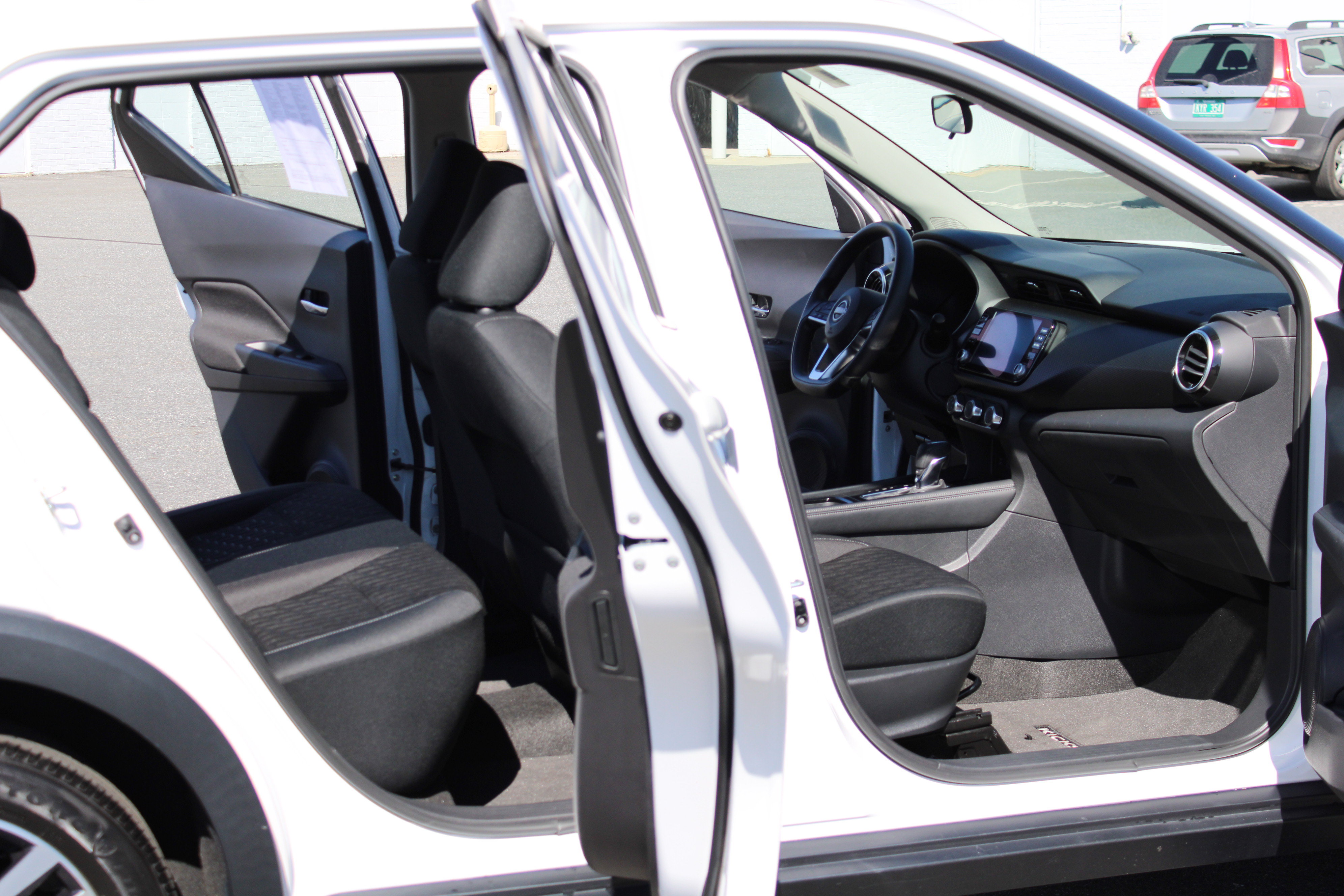 Used 2023 Nissan Kicks SV FWD image 16