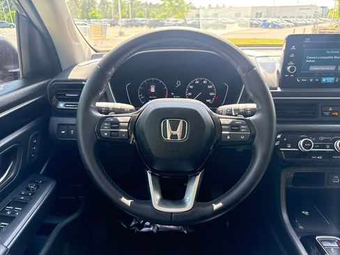Used 2025 Honda Pilot EX-L image 19