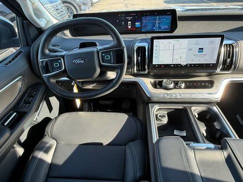 New 2026 Ford Expedition Max Platinum w/ Driver's Package AWD/4WD image 14
