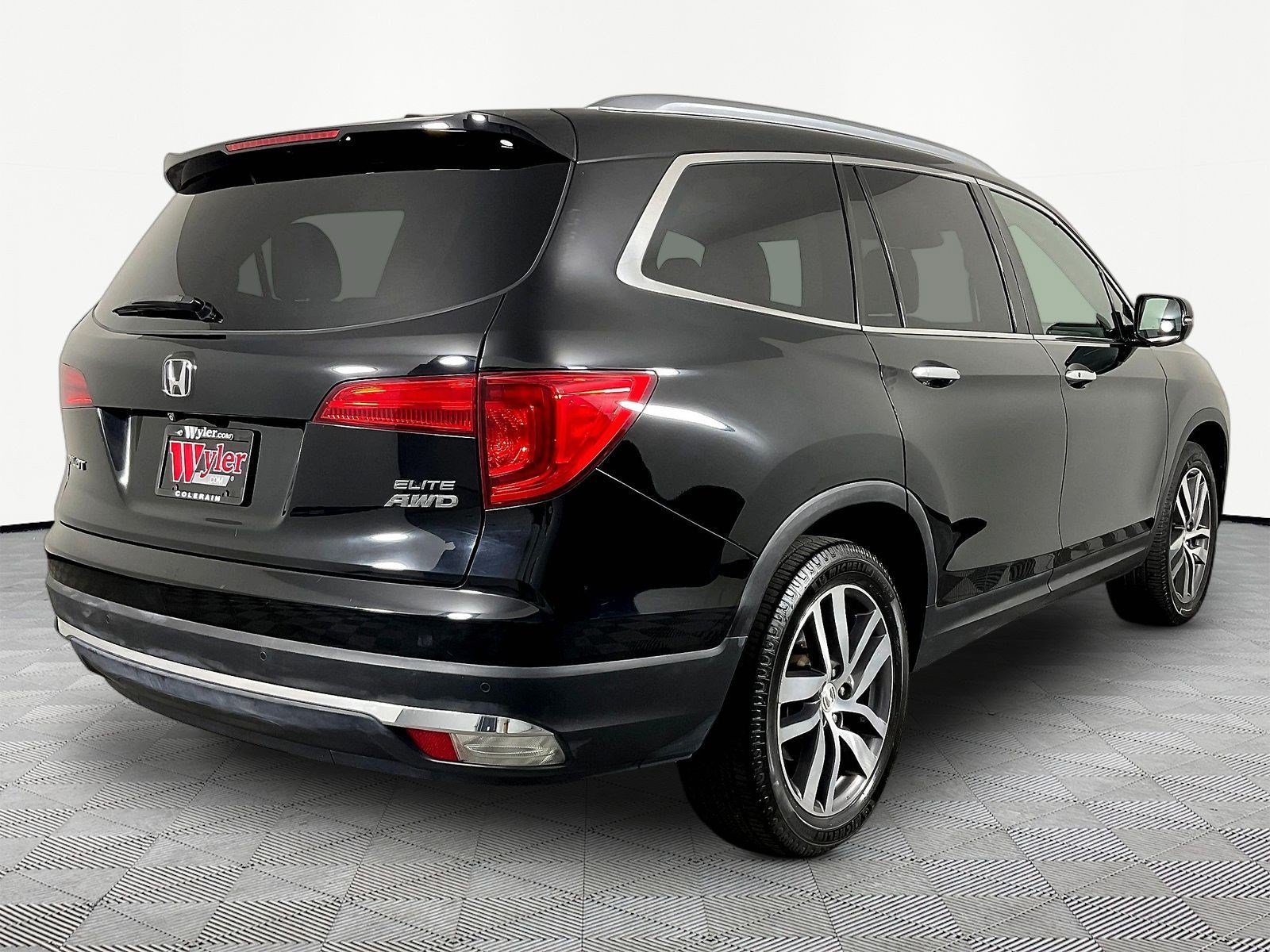 Used 2016 Honda Pilot Elite image 6