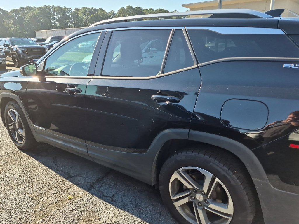 Used 2020 GMC Terrain SLT FWD image 3