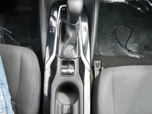 Used 2020 Toyota Corolla SE FWD image 19