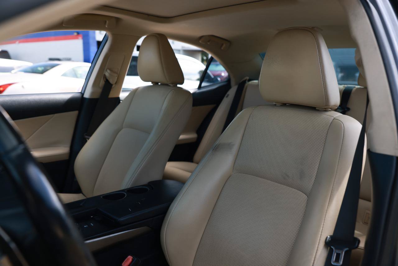 Used 2015 Lexus IS 250 RWD image 6
