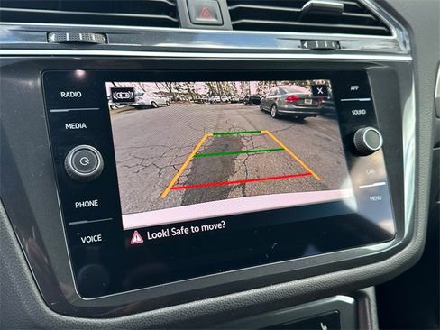 Used 2024 Volkswagen Tiguan SE image 23