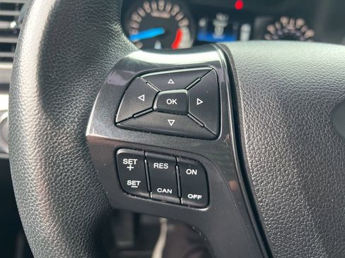 Used 2018 Ford Explorer XLT image 57