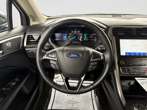 Used 2020 Ford Fusion SEL FWD image 28