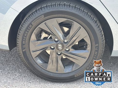 Used 2022 Hyundai Elantra SEL FWD image 10