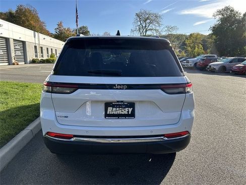 Used 2023 Jeep Grand Cherokee 4WD 4xe w/ Luxury Tech Group II image 7