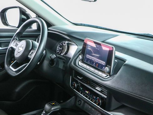 Used 2024 Nissan Rogue SV AWD/4WD image 25