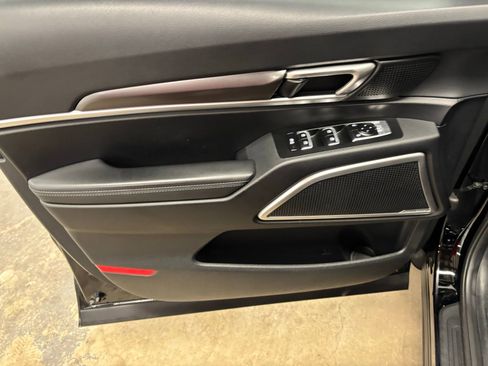 Used 2024 Kia Telluride S FWD image 19