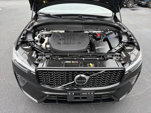 Certified 2025 Volvo XC60 B5 Plus image 36
