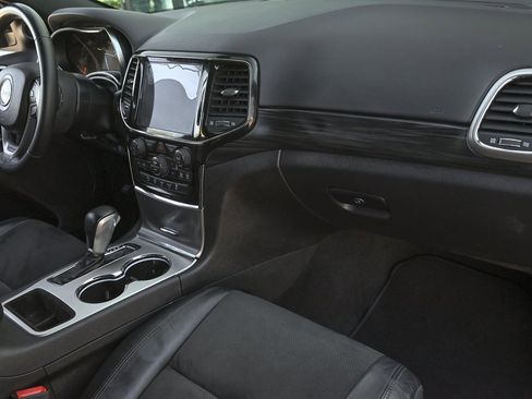 Used 2021 Jeep Grand Cherokee Laredo X image 18