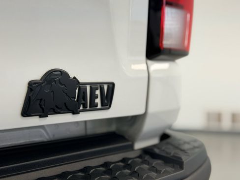 Used 2024 Chevrolet Colorado ZR2 w/ ZR2 Bison Edition AWD/4WD image 37