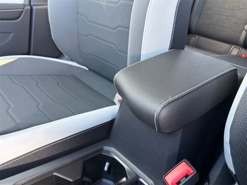 New 2026 Volkswagen Taos SE image 23