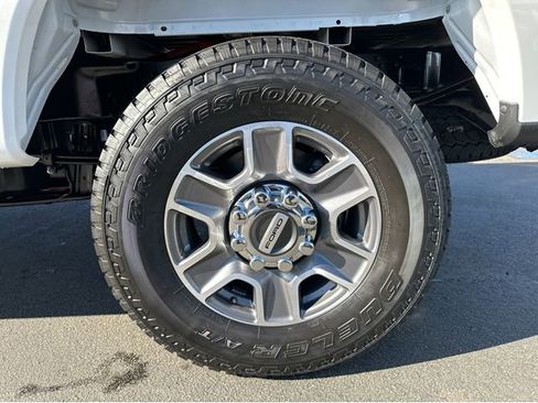 New 2026 Ford F250 Lariat w/ FX4 Off-Road Package image 15