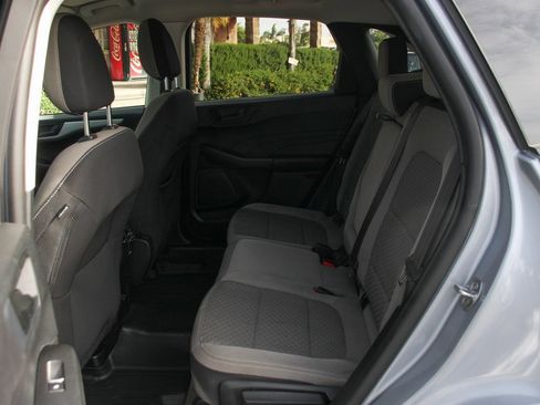 Used 2022 Ford Escape SE w/ SE Sport Appearance Package image 34