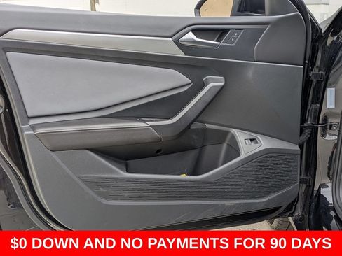 Used 2025 Volkswagen Jetta SE FWD image 11