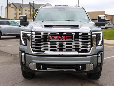 New 2026 GMC Sierra 2500 Denali w/ Denali Reserve Package AWD/4WD image 2